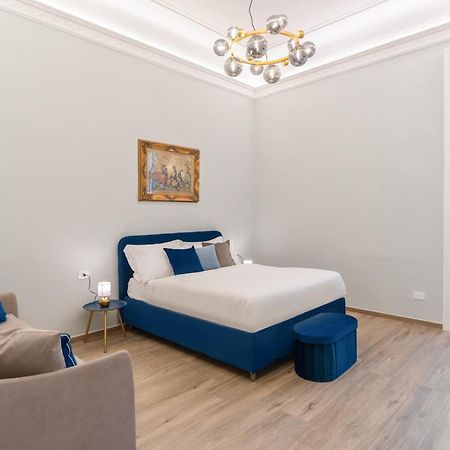 Palazzo Galeoni Luxury Suites Salerno Bagian luar foto