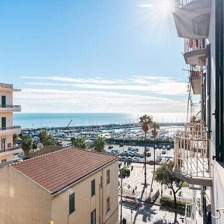 Palazzo Galeoni Luxury Suites Salerno Bagian luar foto