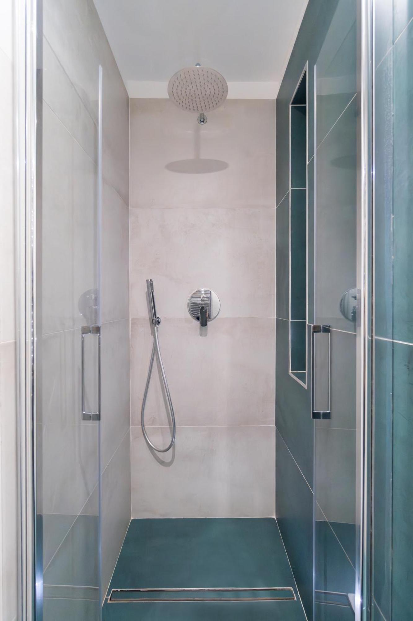 Palazzo Galeoni Luxury Suites Salerno Bagian luar foto