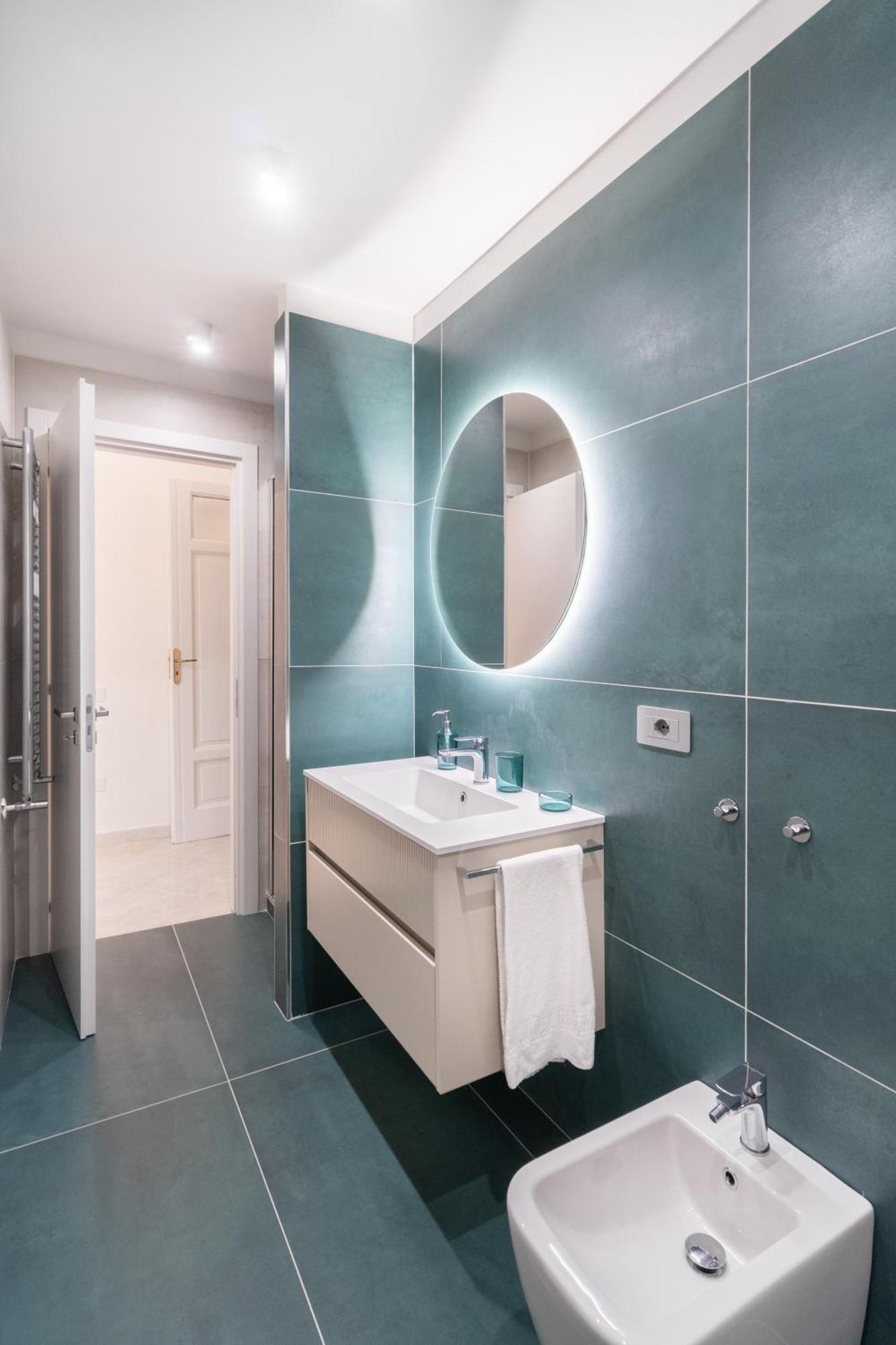 Palazzo Galeoni Luxury Suites Salerno Bagian luar foto