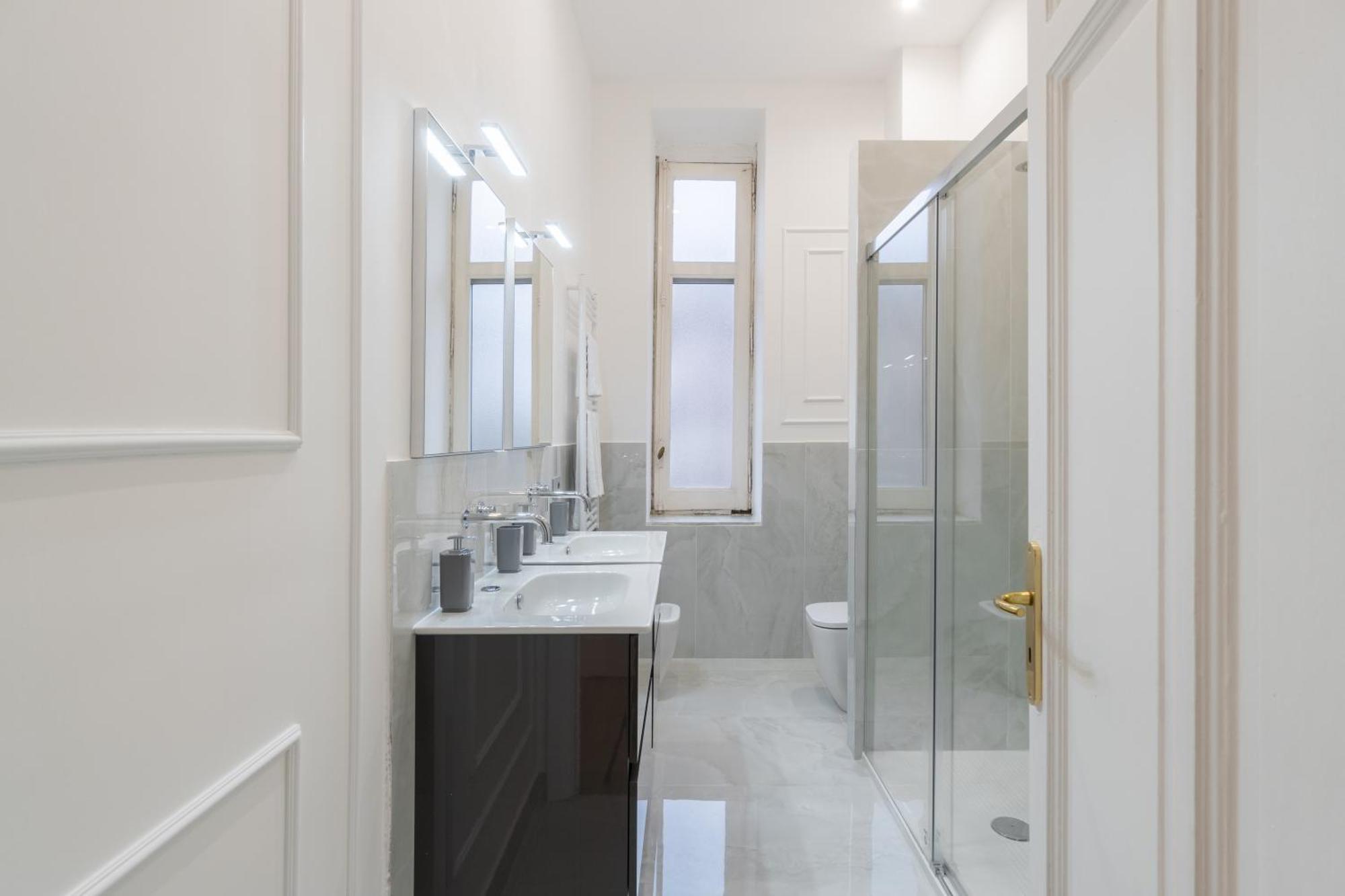 Palazzo Galeoni Luxury Suites Salerno Bagian luar foto