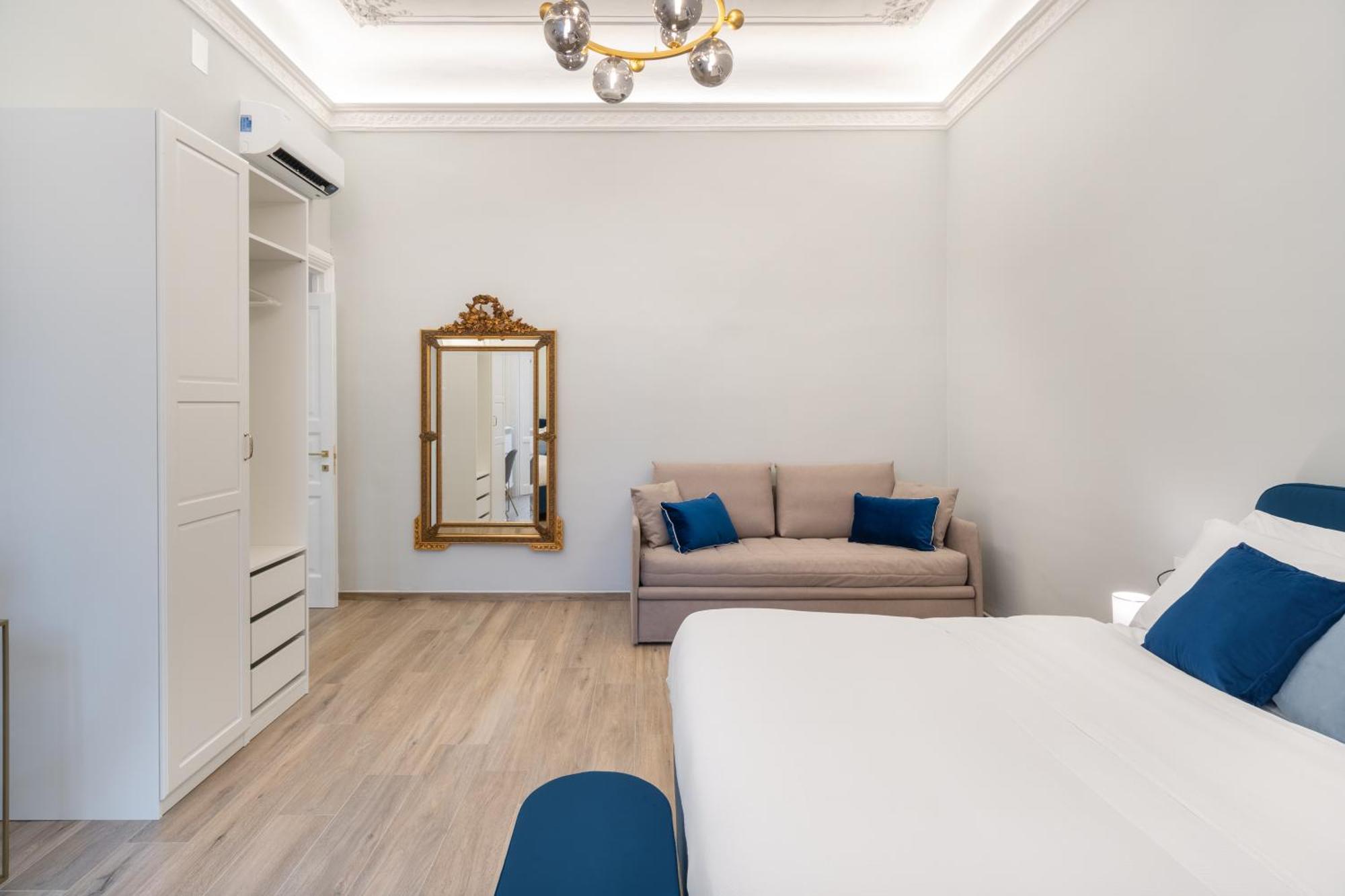 Palazzo Galeoni Luxury Suites Salerno Bagian luar foto
