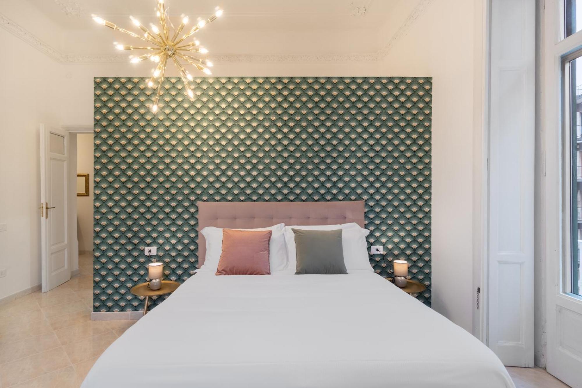 Palazzo Galeoni Luxury Suites Salerno Bagian luar foto