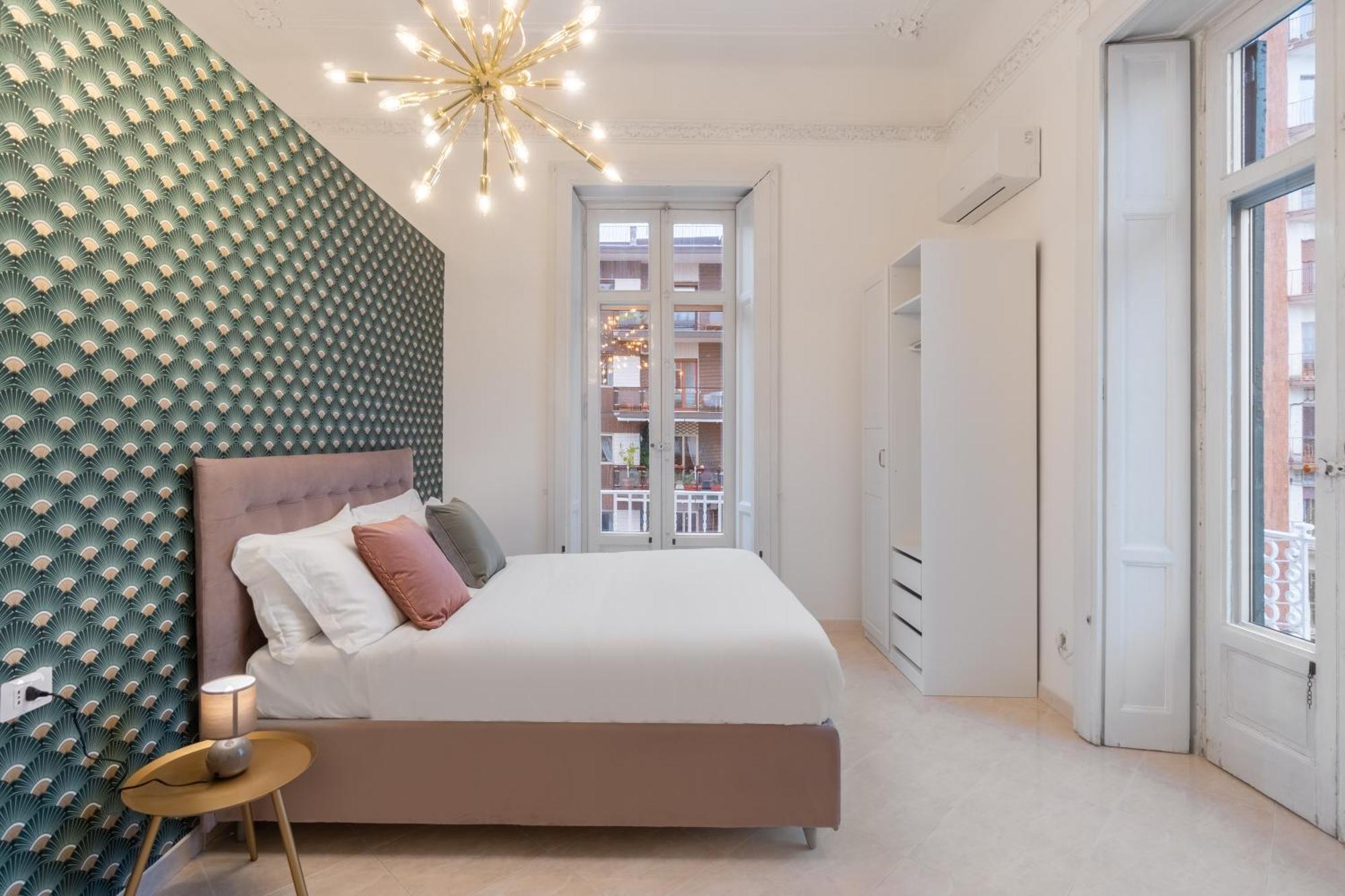 Palazzo Galeoni Luxury Suites Salerno Bagian luar foto